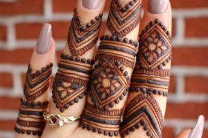 26-Arabic-Bridal-Mehendi-Designs-For-Fingers